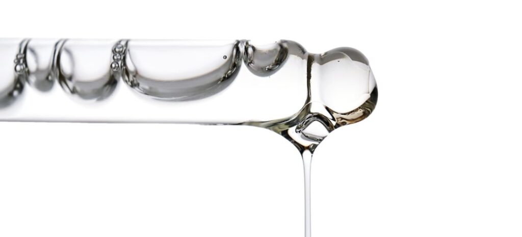 Goutte de gel d’acide hyaluronique
